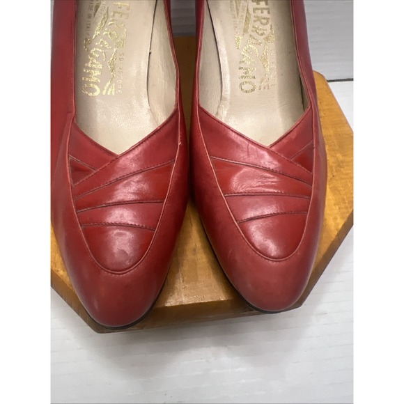 Vintage Salvatore Ferragamo Red Leather Pumps-Szie7.5/EU36-Classic Made in Italy - Picture 7 of 15